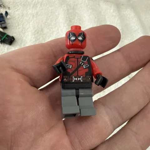 LEGO Marvel Deadpool Minifigure From 6866 - Authentic. 1B INCOMPLETE