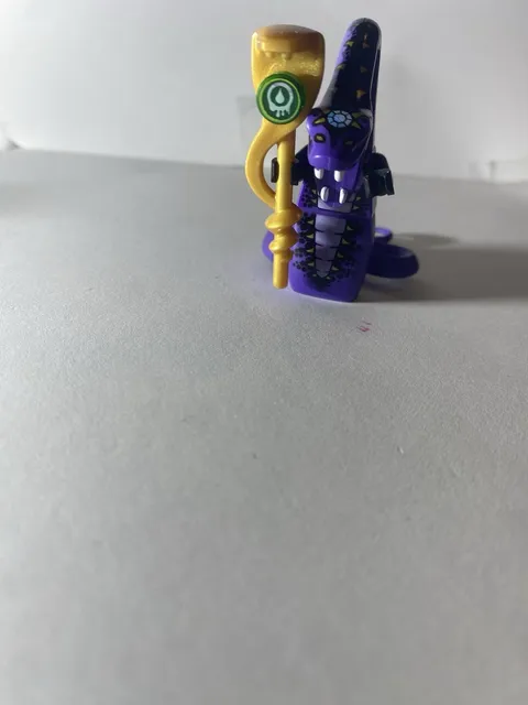 LEGO Ninjago Legacy Pythor Chumsworth Minifigure With Venomari Serpentine Staff