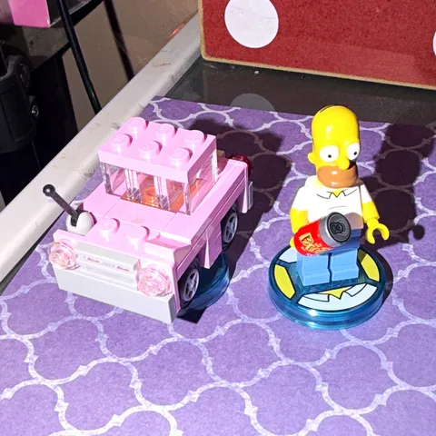 LEGO Dimensions Homer Simpson Minifigure w/ Pink Car Build Limited Ed 71211