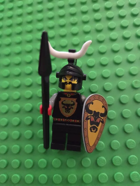 LEGO CAS046 Cedric The Bull Minifigure Castle Knights Kingdom W/ Shield Weapon