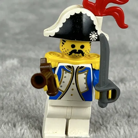 Lego Pirates Minifigure PI004B Imperial Soldier Governor Red Feather