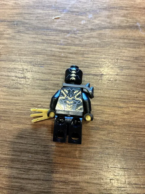 Lego Outrider Minifigure Marvel 76124