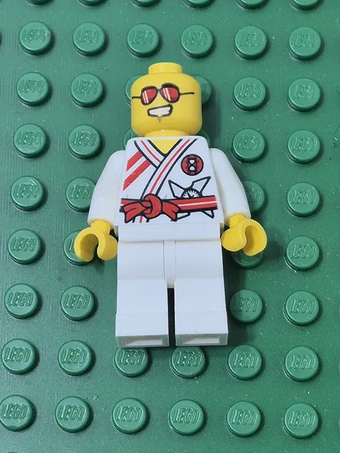 Authentic Lego Ninjago Griffin Turner Minifigure Incomplete Missing Hair Part