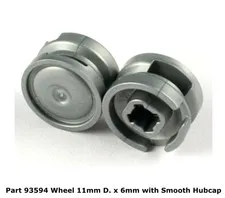 LEGO 40x Flat Silver Wheel 11mm D. x 6mm with Smooth Hubcap inv.632