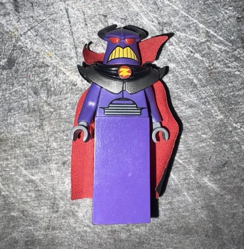 LEGO Zurg Minifigure w/ Cape, Buzz’s Star Command Spaceship #7593