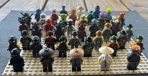 40 Lego Minifigures Collection / Lot / Bundle - NINJAGO - LOOK!!!