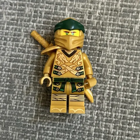 LEGO Ninjago, Legacy, Battle: Golden Ninja Lloyd