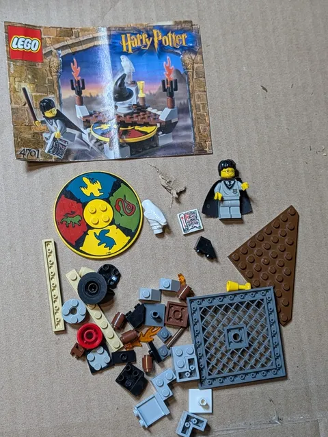 LEGO Harry Potter: Sorting Hat 4701 Incomplete With Manual No Box