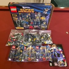 LEGO DC Comics Super Heroes: The Batcave (6860) 100% Complete with Box