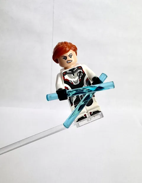 LEGO Black Widow Minifig White Jumpsuit Endgame Marvel Super Heroes 76126 sh571