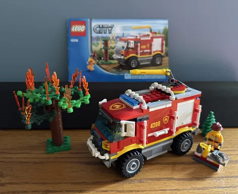 LEGO City #4208 Fire Truck Completely Built w/ Instruction & Minifigures Retired