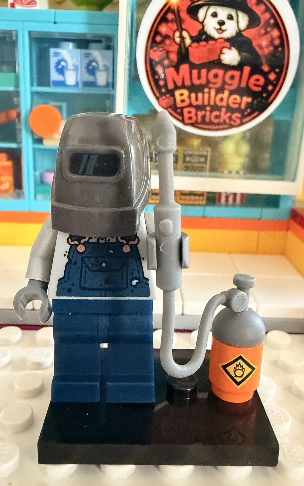 Lego CMF Series 11 Welder Minifigure With Accessory