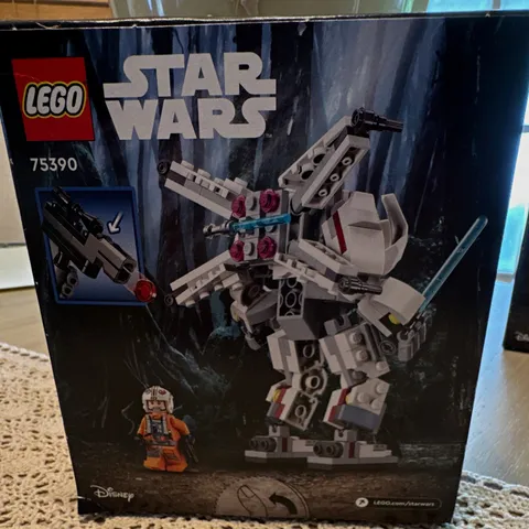 LEGO Star Wars Luke Skywalker X-Wing Mech 75390 195 pcs Minifigure 6+