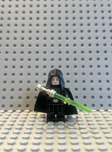 LEGO Star Wars Luke Skywalker Minifigure w/Lightsaber - NEW Condition