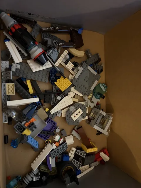 Lego 1lb Pieces Lot Mostly Star Wars Marvel Batman Dc You Get What’s Picture #9