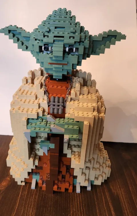 LEGO Star Wars: Yoda (#7194) Fully Assembled - 2002 Retired Edition