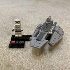 LEGO Star Wars 75007 Republic Assault Ship and Coruscant Building Toy Set Figure