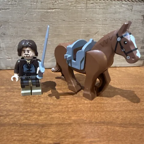 LEGO LOTR Aragorn and Brown Horse Minifigure lor017 Lord of the Rings 9474
