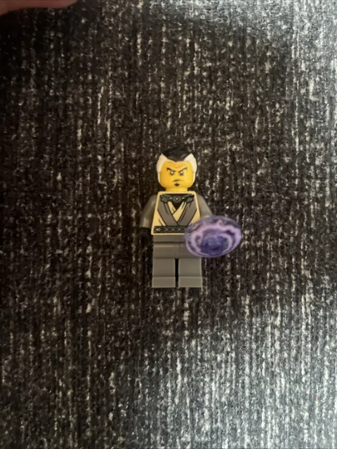 Lego Ninjago 2018 Bricktober Toys R Us Exclusive Neuro Minifigure