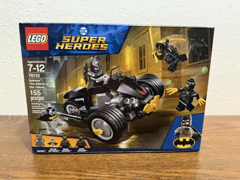 LEGO DC Comics Super Heroes: Batman: The Attack of the Talons (76110) 100%