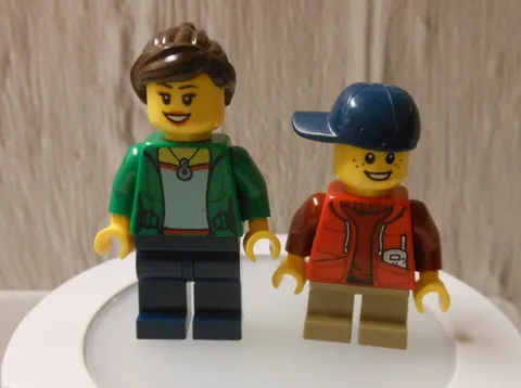 LEGO 31051 Creator Vacation Getaways Mom and Boy Mini Figures 2016