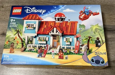LEGO Disney Lilo and Stitch Beach House Playset with 5 Mini Figures