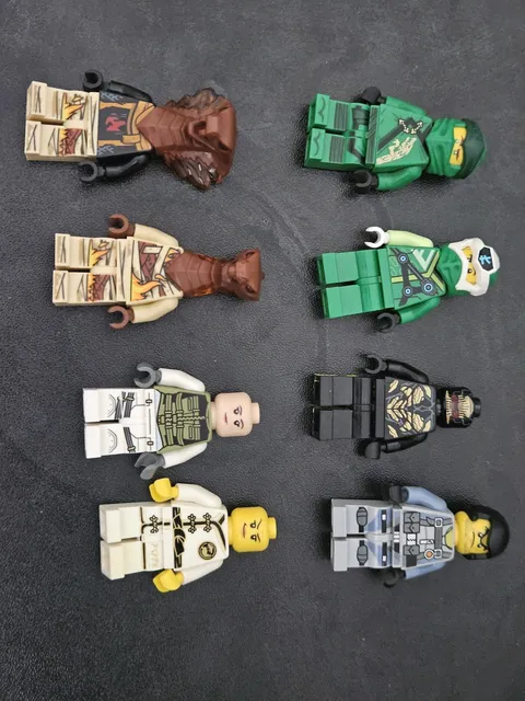 LEGO NINJAGO Minifigure Lot w/ Weapons, Accessories & Ninja Parts