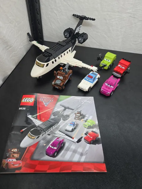 LEGO Cars 2 Spy Jet Escape 8638 Set Plane Mater Character Complete 