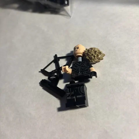 LEGO 76354 Marvel S.H.I.E.L.D. Helicarrier Hawkeye Minifigure Brand New