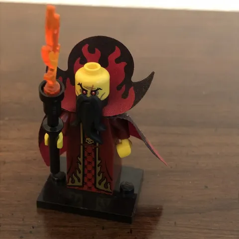 LEGO EVIL WIZARD  Series 13 w/ stand & accessories col 204 from covered display