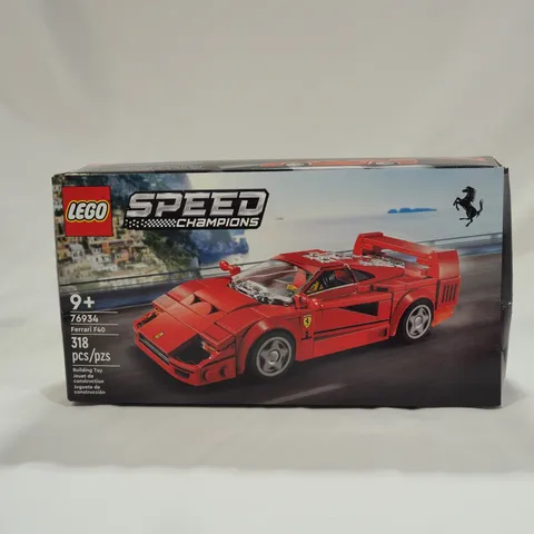 LEGO 76934 Speed Champions Ferrari F40 Supercar 318 pcs Race Car Sealed Unopened