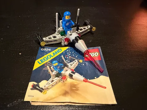 Lego Vintage Space Set 6824 Space Dart Complete w Instructions Figure Good shape