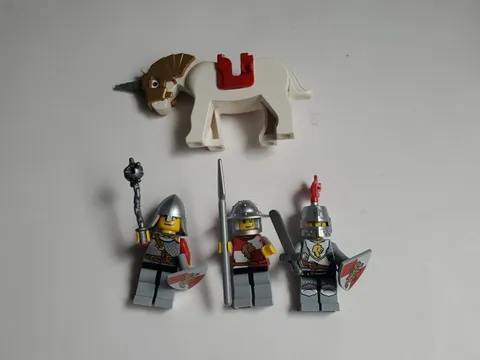 LEGO Castle Kingdoms Lion Knights Minifigure Lot 3 With Accessories + Horse