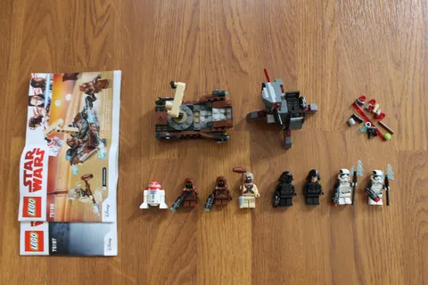 LEGO Star Wars: Tatooine (75198) + First Order Specialists (75197) Battle Packs
