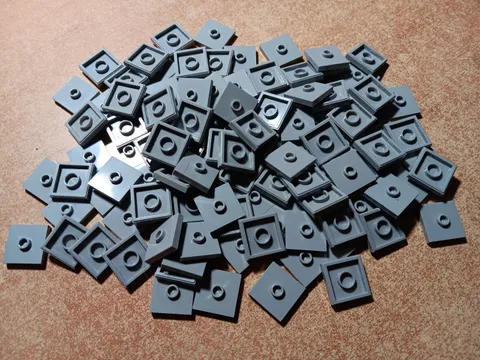 LEGO BULK LOT OF 120 LIGHT BLUISH GRAY 2X2 MODIFIED PLATE WITH JUMPER STUD 87580