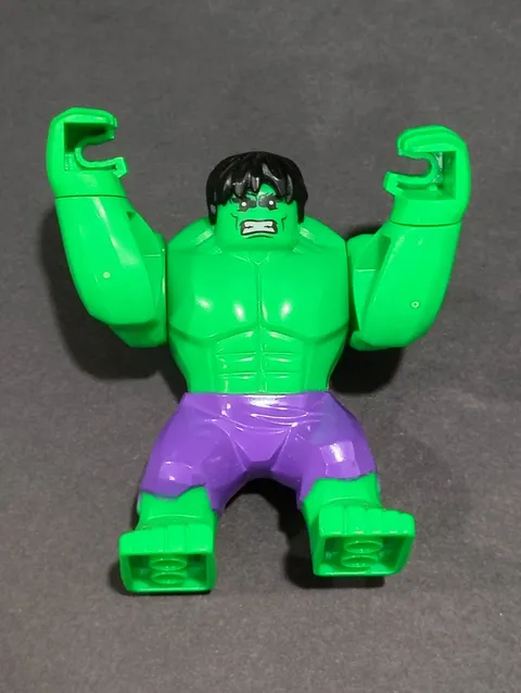 LEGO Marvel Super Heroes Hulk Big Minifigure 76018 Purple Pants