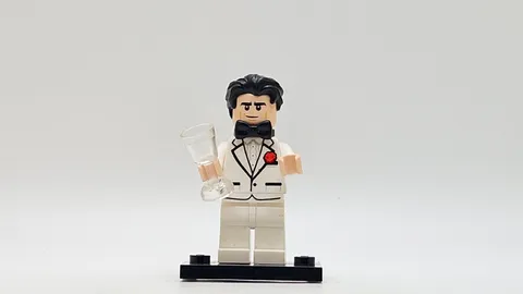 LEGO authentic Bruce Wayne sh0308 LEGO Batman Movie 70909 white tux        read