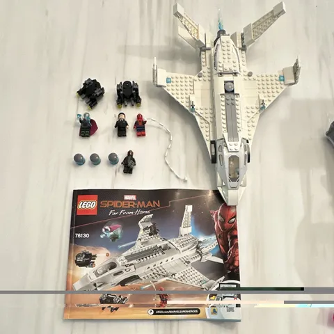 LEGO Marvel 76130 Stark Jet & Drone Attack 504 pcs + Spider-Man Fury Mysterio