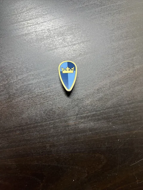 LEGO Minifigure Shield (Ovoid/Long) Featuring A Gold Crown Dark Blue Color