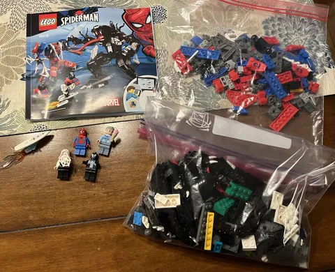 LEGO Marvel Spider-Man 76115 Spider Mech vs. Venom 604 pcs 7-14 Box