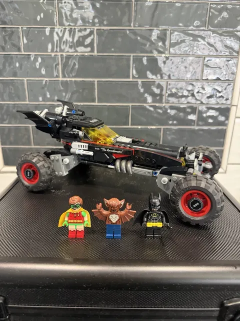 LEGO The LEGO Batman Movie: The Batmobile (70905) Incomplete