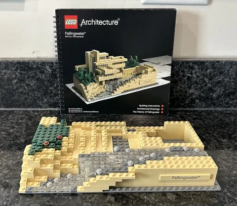 LEGO Architecture Fallingwater 21005 - with Instruction Manual - NOT Complete