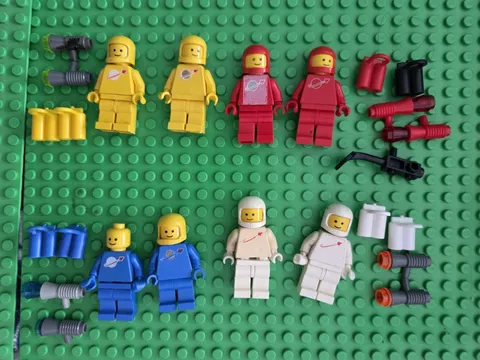 LEGO Classic Spaceman Minifigure Lot +  Vintage Tanks & Lasers