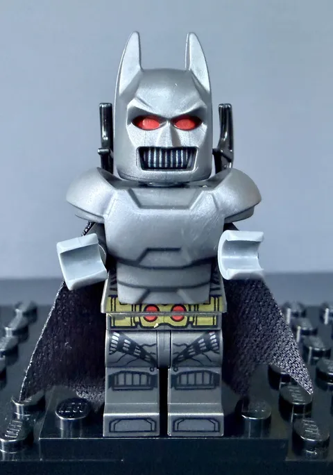 LEGO® Super Heroes Batman Minifigure Heavy Armour Justice League DC 76110 sh0528