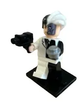 2006 LEGO Minifigure Two-Face with Plain White Hips 