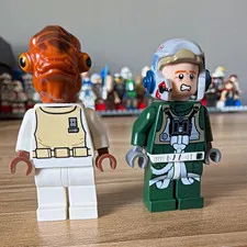 LEGO Star Wars lot of 2- Admiral Ackbar and A wing pilot