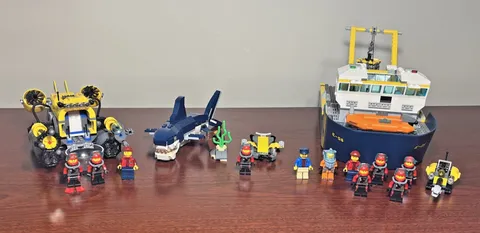 Huge Lot of LEGO City Deep Sea Sets – 60095 60092 60090 31088 -Incomplete– NICE!