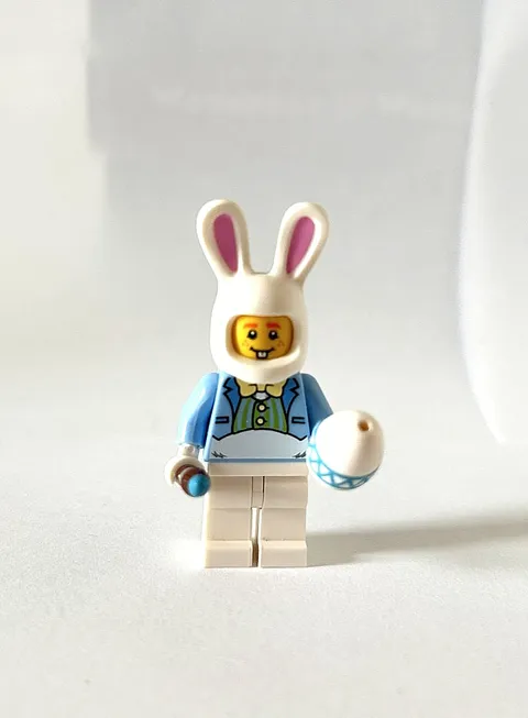 USED LEGO Easter Bunny Hut (5005249) Minifigure - Complete w/ accessories