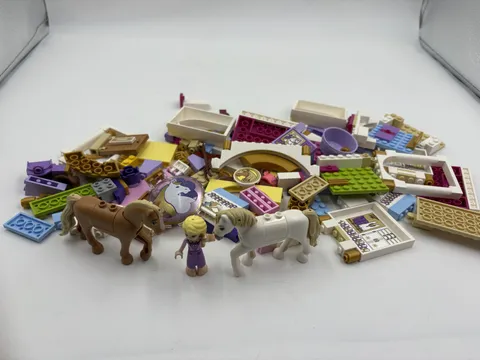 LEGO Disney 43195 Belle & Rapunzel Royal Stables Incomplete w/ Horses