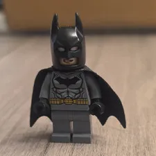 LEGO Batman Minifigure Black Cowl & Cape Gray Suit Gold Utility Belt